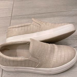 Cream/ off-white Steve Madden Leather sneakers
